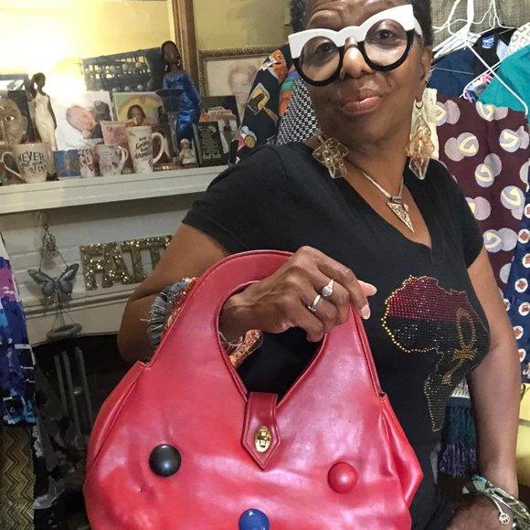 GooD VIBES LIVE - 12Dec2025 Halle-Bration/ Holiday Celebration, Gift Mall - Picture 7 of 16